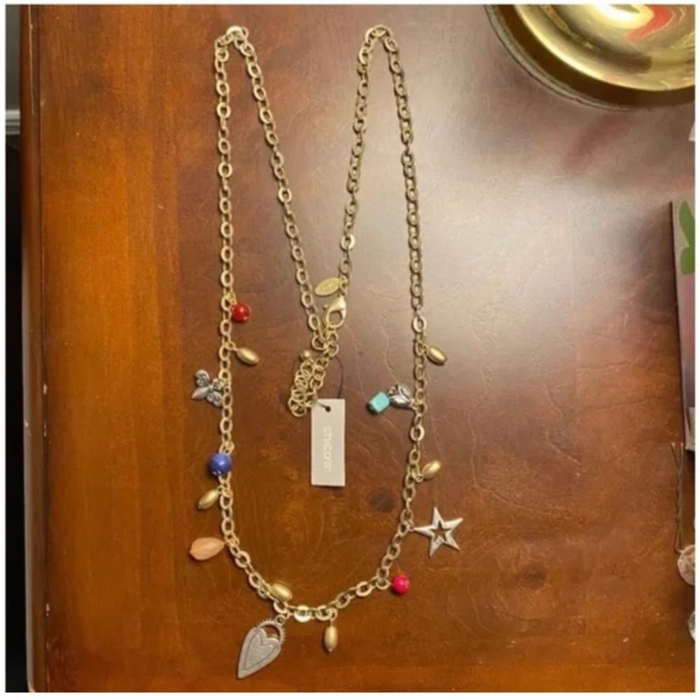 Beautiful Charm Necklace - NEW